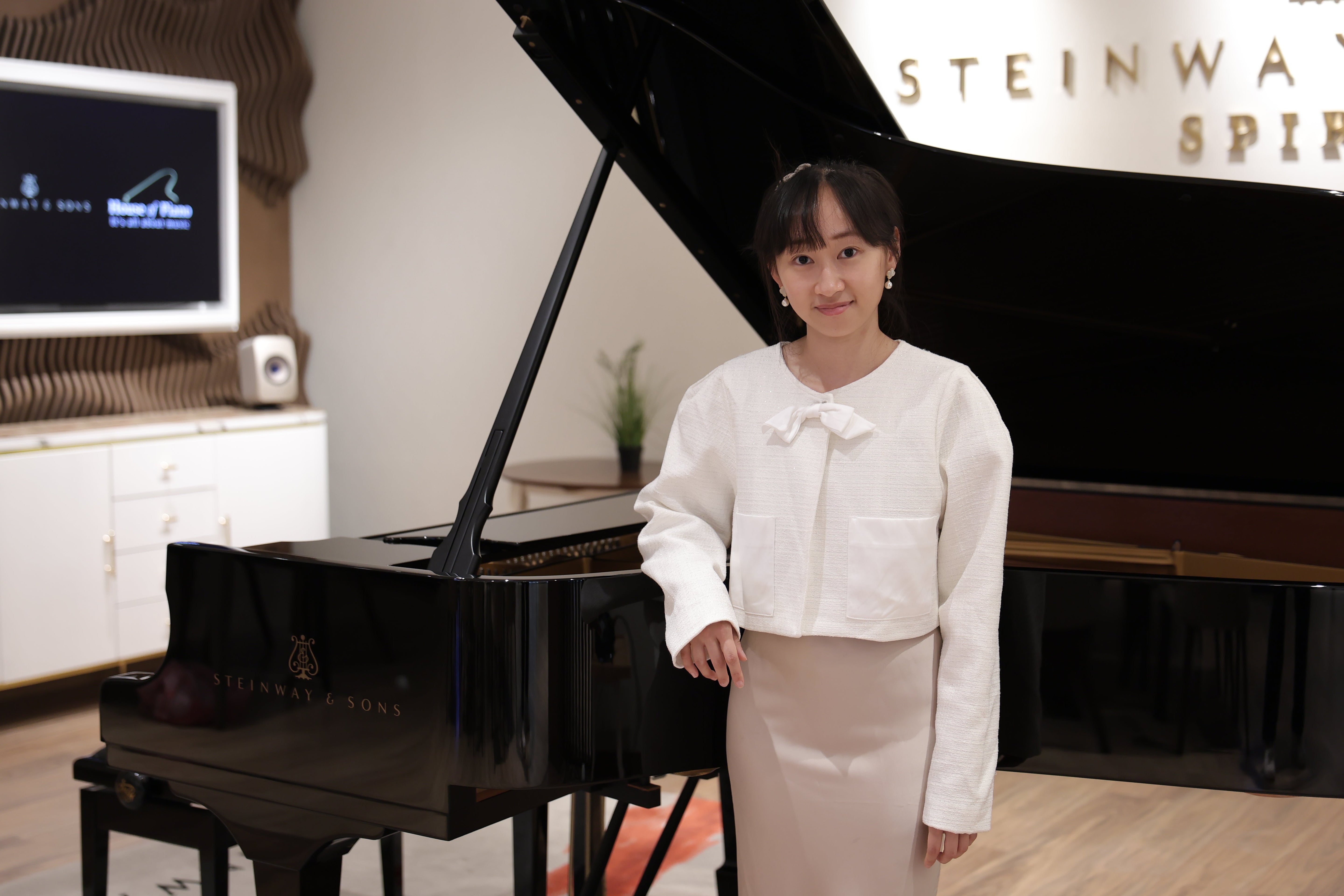 Steinway Family Story : "Temukan Keindahan Seni Dalam Setiap Momen"  By Valerie Wellington