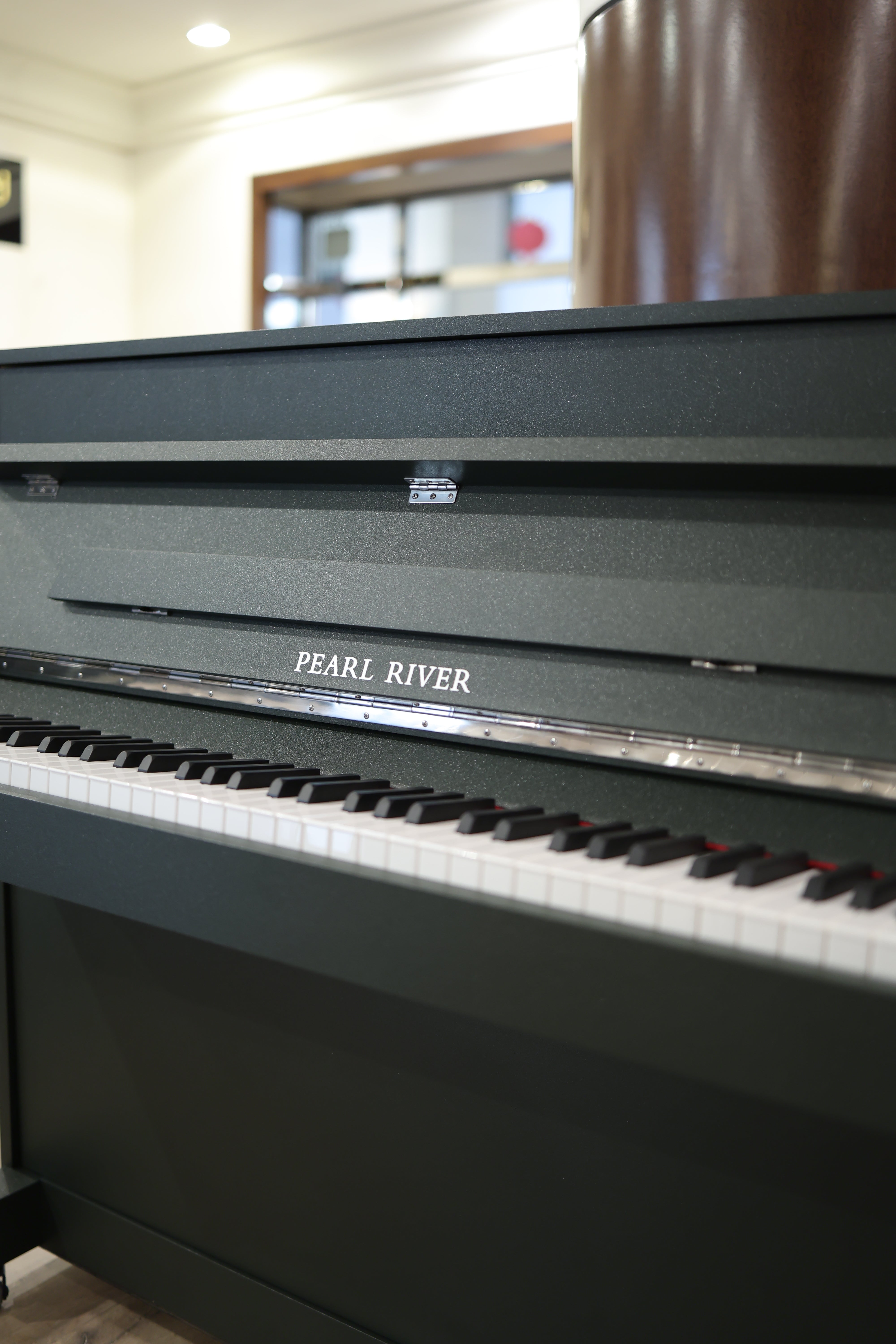 Pearl River UP100 Dark Green | Upright Piano
